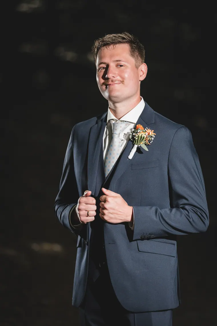 Portræt af Jakob i jakkesæt